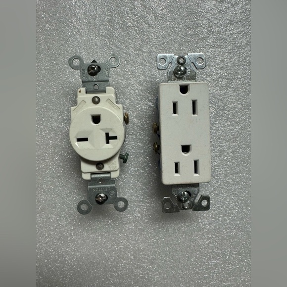 Lot of 36 Leviton Light Switches and Outlets. See Listing For Details. - Picture 10 of 16